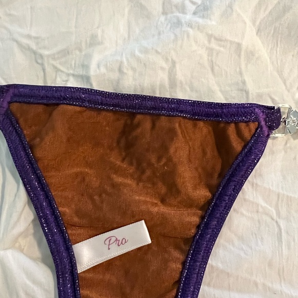 Angel competition bikini. Top is med and bottom is Pro cut size Med. - Picture 4 of 5